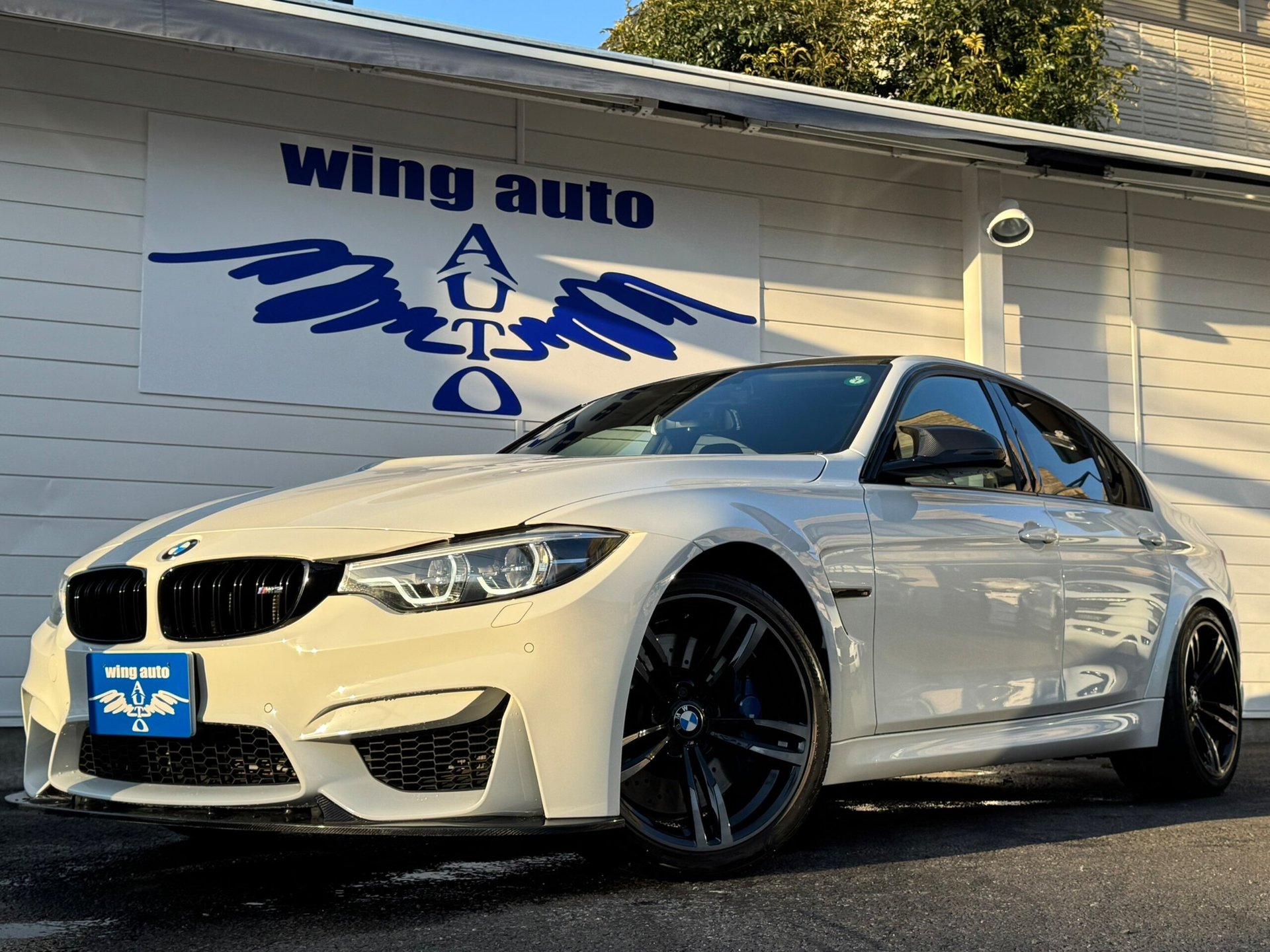 BMW M3 SEDAN - View 1