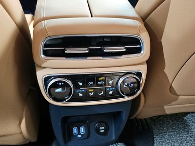2021 Genesis GV80 thumbnail 18