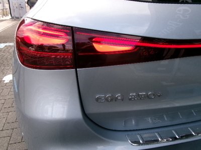 MERCEDES-BENZ EQA - 6