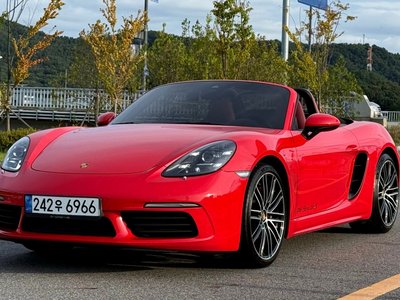 2016 Porsche 718 照片 2