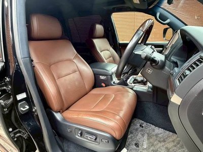 صورة 8 لـ 2016 Toyota LAND CRUISER 200