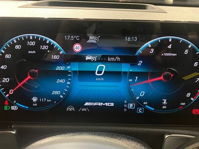 MERCEDES-BENZ GLB AMG - 9