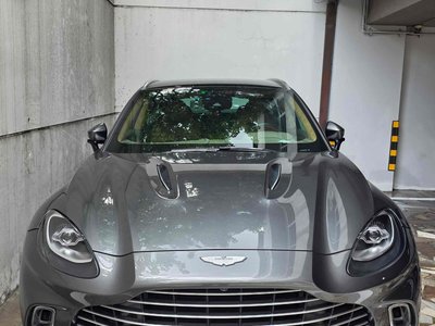 ASTON MARTIN DBX - 2