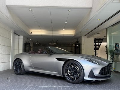 ASTON MARTIN DB12 VOLANTE - 9