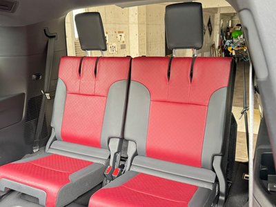 TOYOTA LAND CRUISER 300 - 8