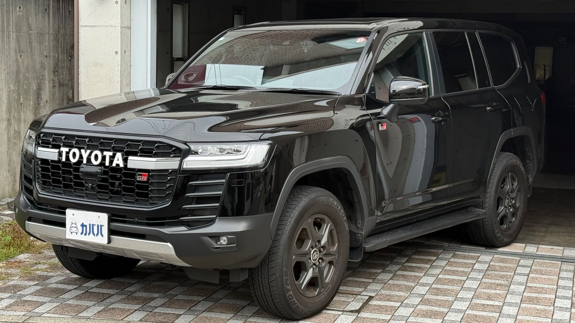 TOYOTA LAND CRUISER 300 - View 1