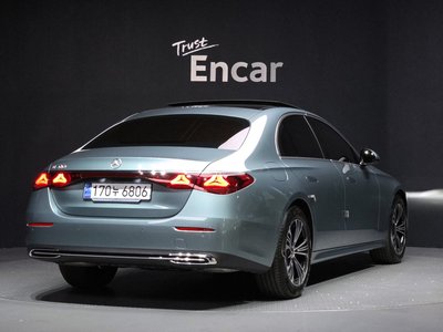 MERCEDES-BENZ E-CLASS - 4