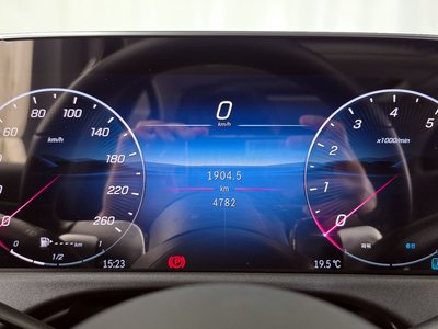 MERCEDES-BENZ E-CLASS - 8