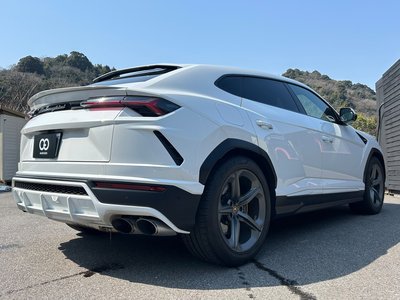 LAMBORGHINI URUS - 3