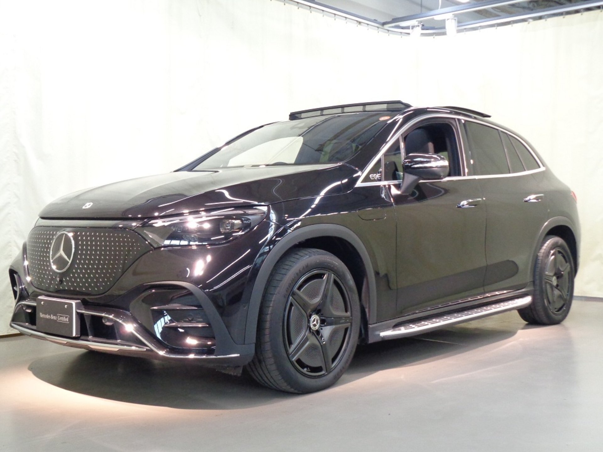 MERCEDES-BENZ EQE SUV - View 1