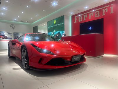 FERRARI F8 TRIBUTO