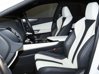 صورة 6 لـ 2025 Lexus NX