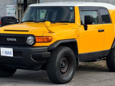 TOYOTA FJ CRUISER - 1