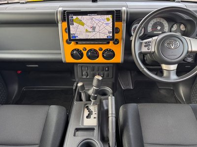 TOYOTA FJ CRUISER - 5