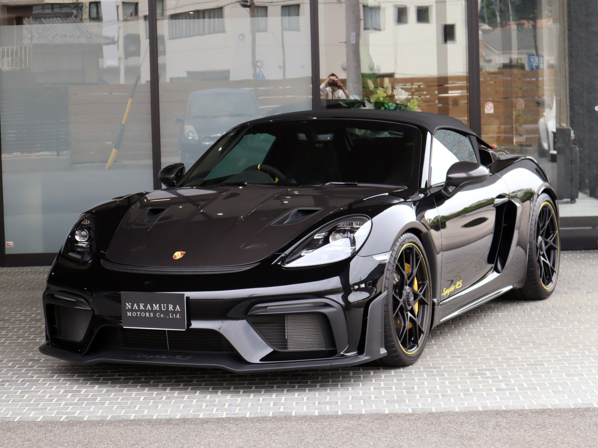 PORSCHE 718 SPYDER - View 1