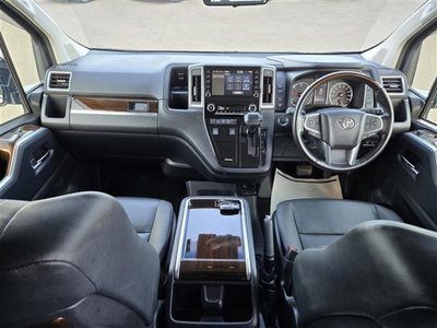 TOYOTA GRAND ACE - 6