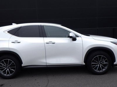 صورة 4 لـ 2023 Lexus NX