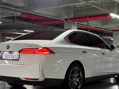 صورة 3 لـ 2024 BMW 5 SERIES