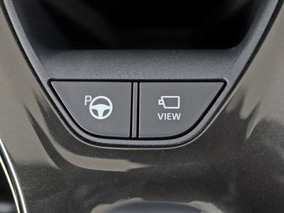 صورة 44 لـ 2024 Toyota CROWN SPORT