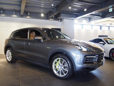 PORSCHE CAYENNE - 8