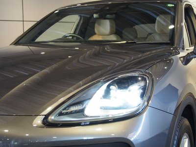 PORSCHE CAYENNE - 10