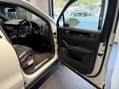 PORSCHE CAYENNE - 6