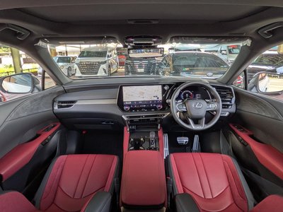 صورة 4 لـ 2026 Lexus RX