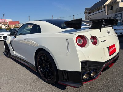 NISSAN GT-R - 4