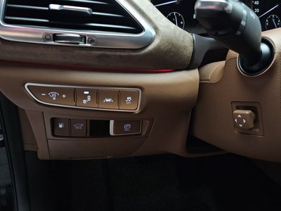 2019 Genesis G90 thumbnail 37