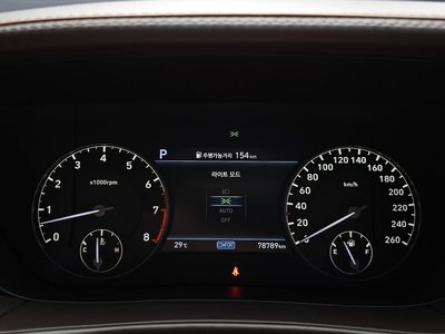 2019 Genesis G90 thumbnail 11
