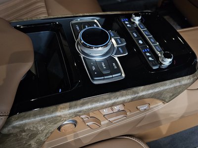 2019 Genesis G90 thumbnail 25