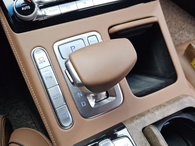 2019 Genesis G90 thumbnail 12