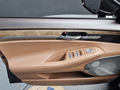 2019 Genesis G90 thumbnail 14