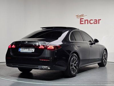 2025 Mercedes-BENZ E-CLASS — фото 4