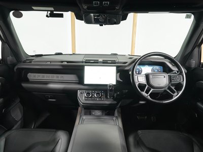 LAND ROVER DEFENDER - 2