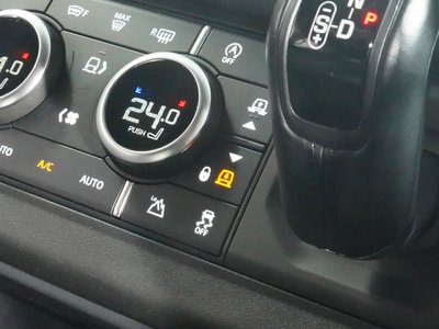 LAND ROVER DEFENDER - 5