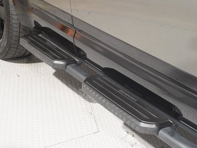 LAND ROVER DEFENDER - 10