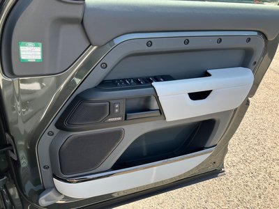 صورة مصغرة 16 لـ 2025 LAND Rover DEFENDER