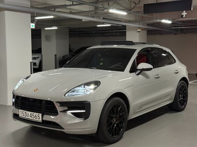 PORSCHE MACAN - 3