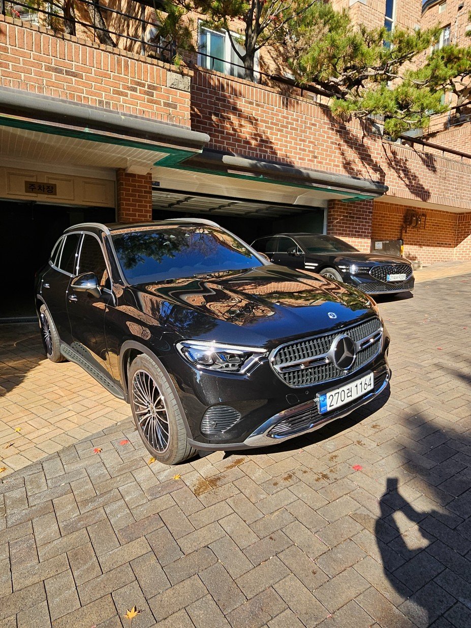 MERCEDES-BENZ GLC - View 1
