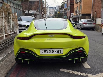 ASTON MARTIN VANTAGE - 3