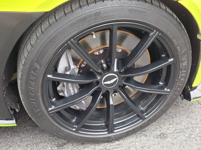 ASTON MARTIN VANTAGE - 4