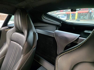 ASTON MARTIN VANTAGE - 9