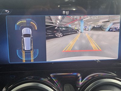 MERCEDES-BENZ GLB - 9