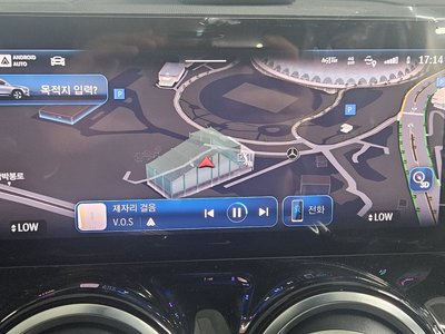 MERCEDES-BENZ GLB - 8