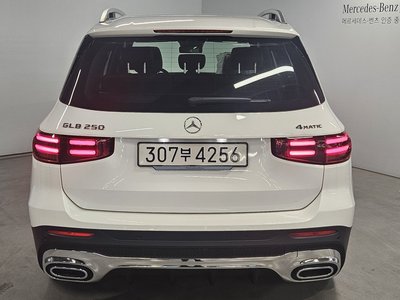MERCEDES-BENZ GLB - 3