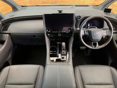 2023 TOYOTA ALPHARD photo 2