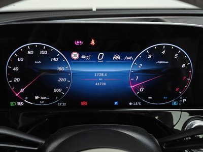 MERCEDES-BENZ E-CLASS - 8