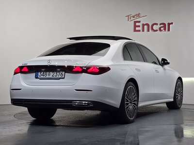 MERCEDES-BENZ E-CLASS - 3