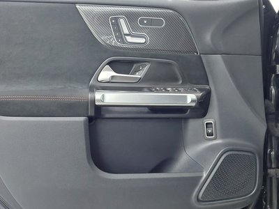 2025 Mercedes-BENZ GLB 照片 9